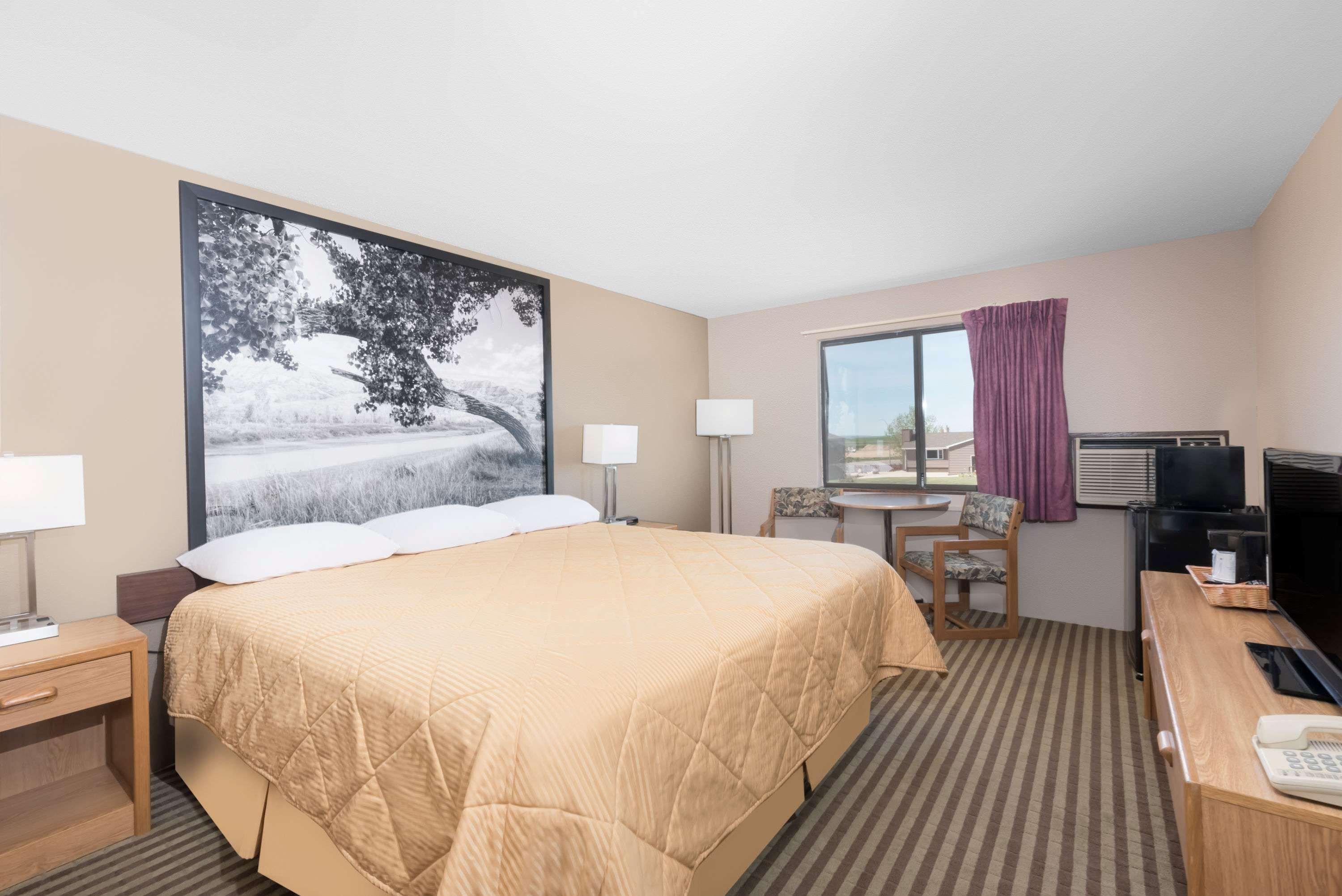 Super 8 By Wyndham Bowman Hotel Exterior photo